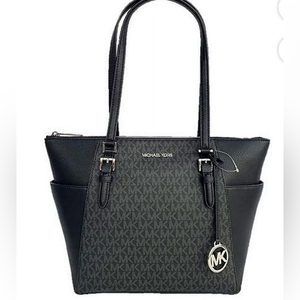 Michael Kors Voyager Charlotte Bag